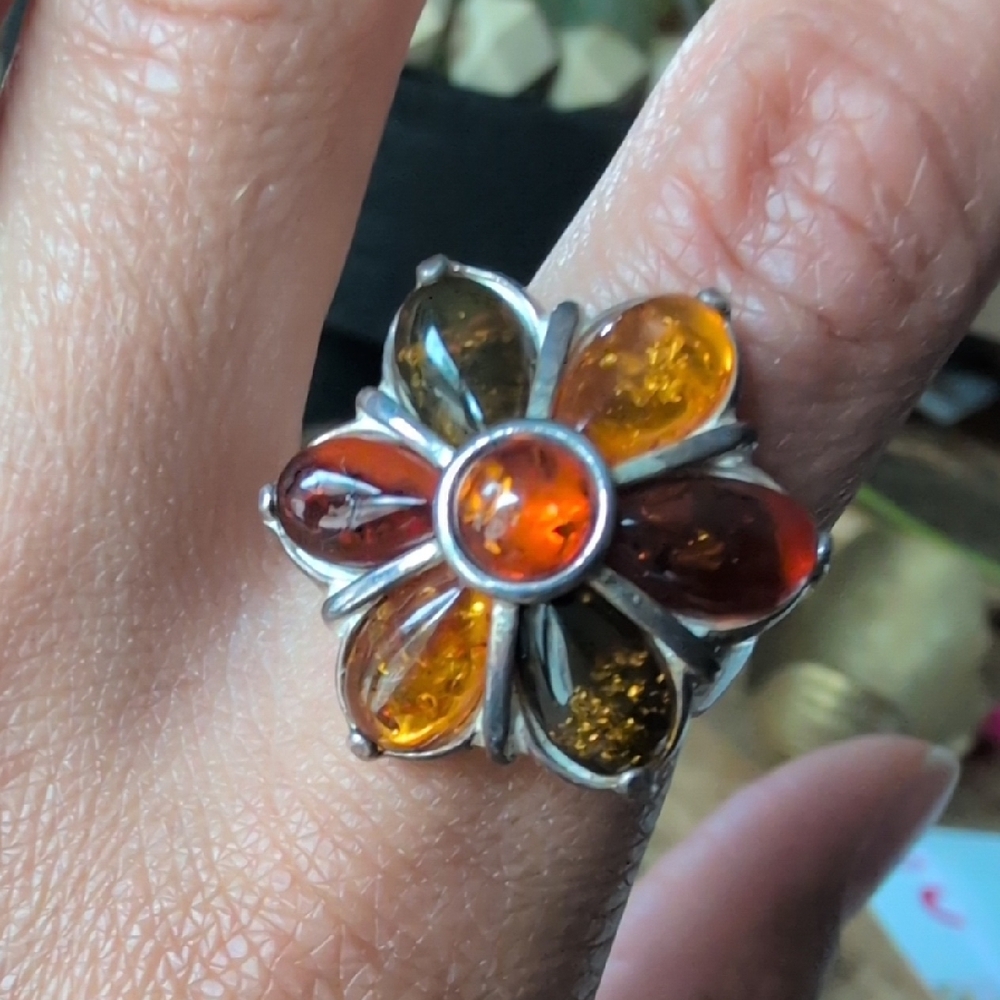 Sterling Silver Amber Ring - Picture 4 of 8